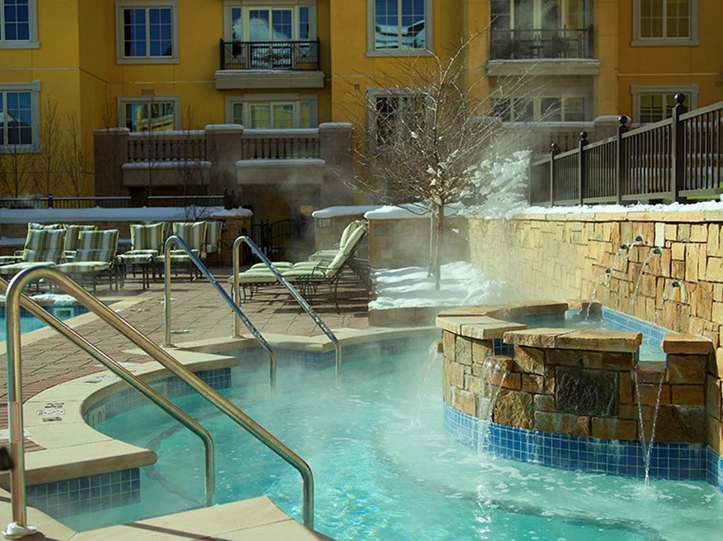 Legendary Lodging At The Ritz Вейл Удобства фото